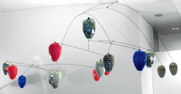 Fabrice Peltier - Korsnäs - Création - Mobile "Pomme de carton