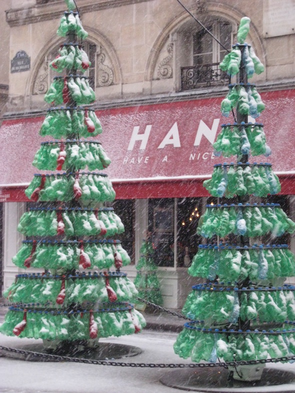 Fabrice Peltier - éco design - Sapins de Noël recyclés - Paris