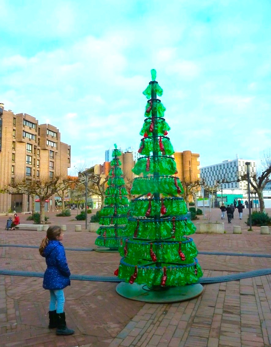 Fabrice Peltier - éco design - Sapins recyclés -Cergy Pontoise